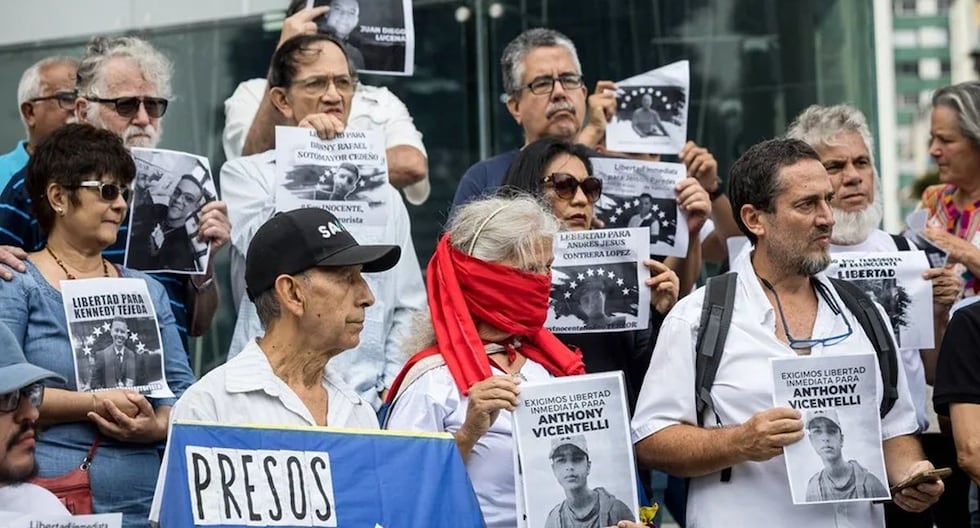 HRW advierte que docenas de prisioneros políticos en Venezuela tienen meses de incomunicación | Reloj de derechos humanos | Nicolás Maduro Último | MUNDO

 – El diario andino
