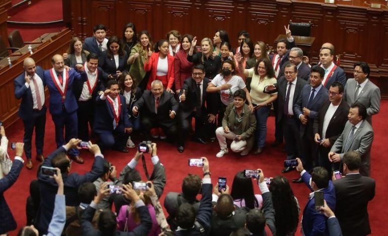 Condenan que los parlamentarios solicitan un subsidio diario para los asesores, incluso en las reuniones con Zoom | Representante de la semana | Último | Citación

 – El diario andino