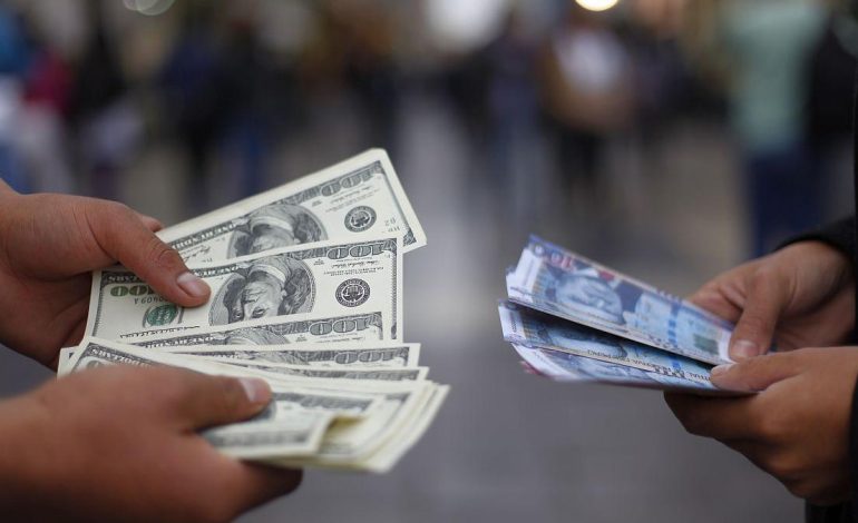 El dólar cerraría el año en S / 3.56, según Scotiabank

 – El diario andino