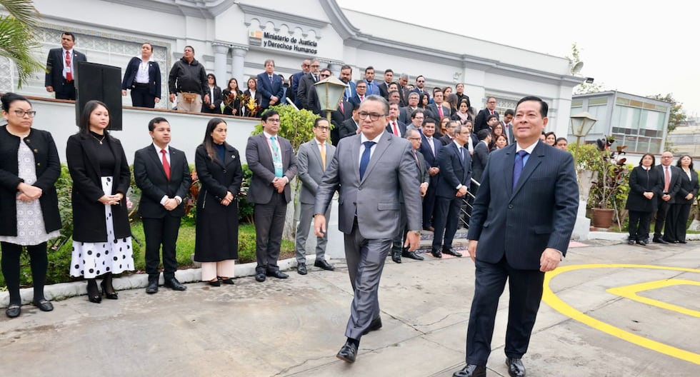 Juan José Santiváñez | El sonido que se atribuye al Ministro de Justicia incluye al Magistrado del Tribunal Constitucional de Gustavo Gutavérrez Ticse y Eduardo Arana | TC | Último | Citación

 – El diario andino