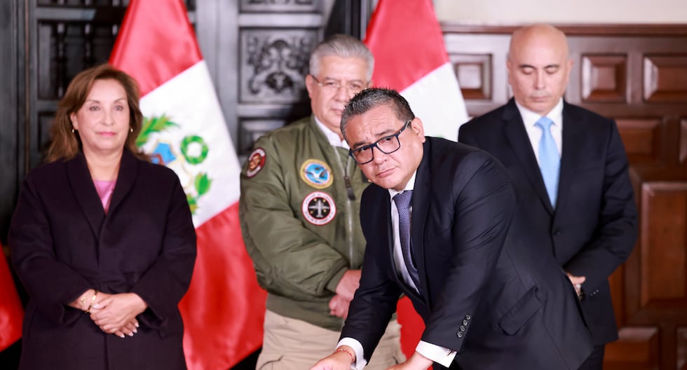 Juan José Santiváñez: El gobierno permite su viaje a Suiza a pesar de tener una barrera para abandonar el país | Citación

 – El diario andino