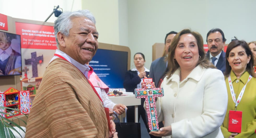 Dina Boluarte: Exponen que el presidente ha recibido una réplica de la estatua de bronce, el perfume de Dior y los cosméticos como los regalos | Último | Citación

 – El diario andino