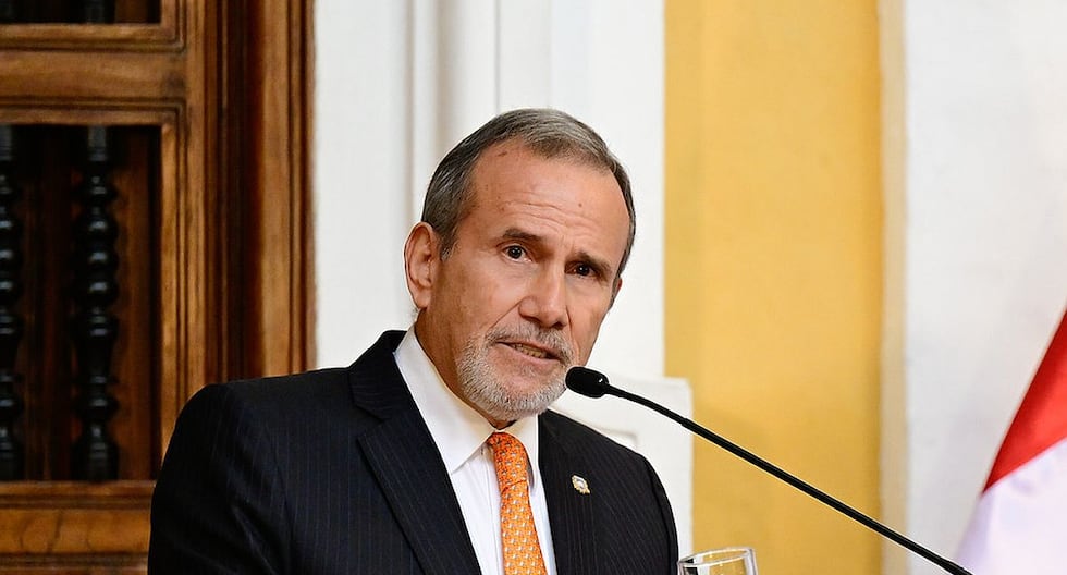 Canciller: ¿Quién no entiende que Pedro Castillo aterrizó en México? Andrés López Obrador no entiende, no entiende Claudia Sheinbaum | Elmer Schialer | Último | Citación

 – El diario andino