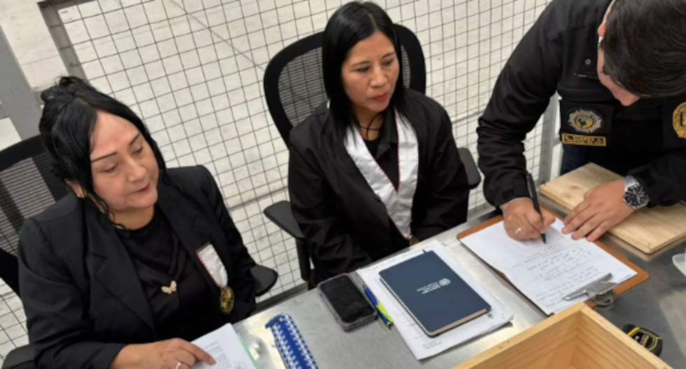 PUTO: La oficina del fiscal inmoviliza 5 kg de oro de oro e investiga a las empresas para el lavado de dinero | Último | PERÚ

 – El diario andino