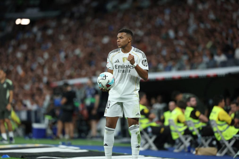 Fan de Oviedo arrestado por gestos racistas contra Kylian Mbappé

 – El diario andino