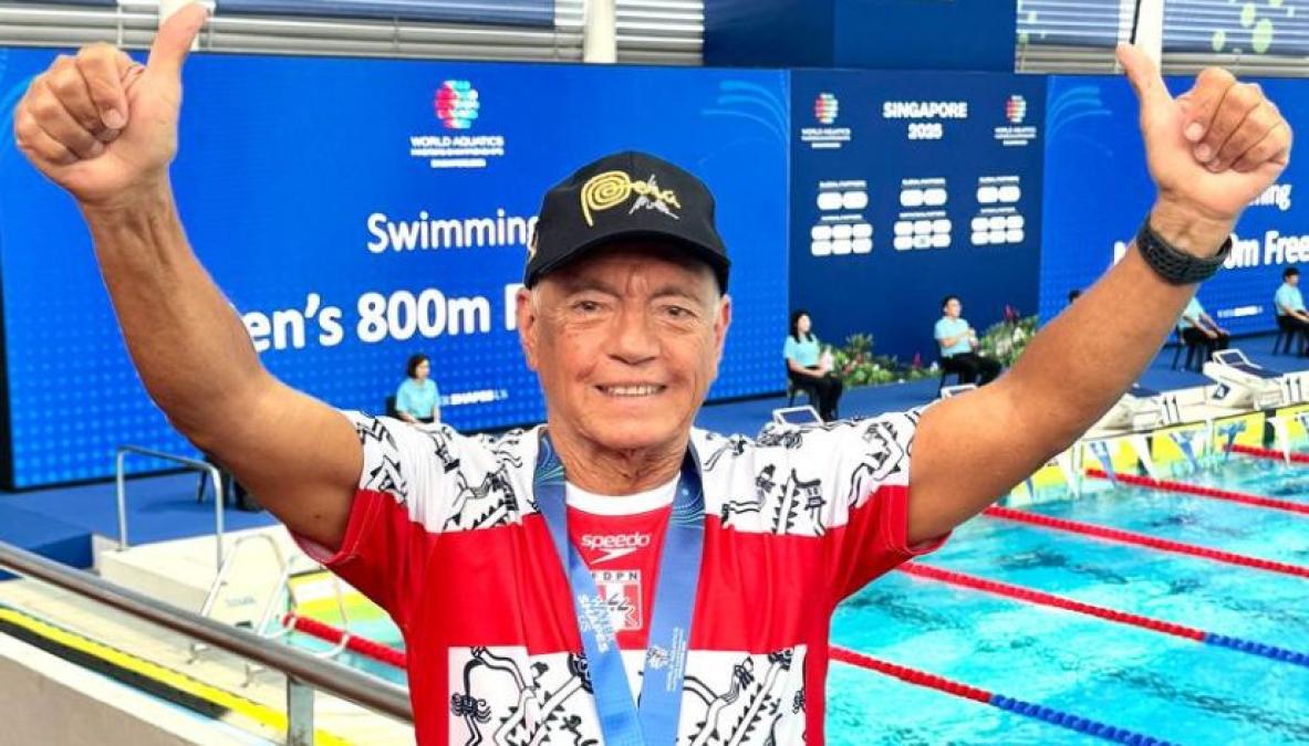 Fernando Cánepa, 78 años -old Arequipa Nadador que ganó en Singapur

 – El diario andino