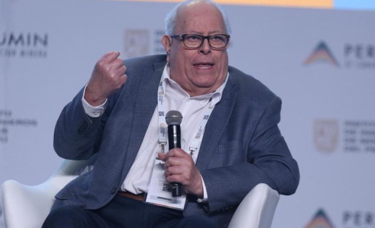 Julio Velarde dice que en el país los méritos requeridos

 – El diario andino