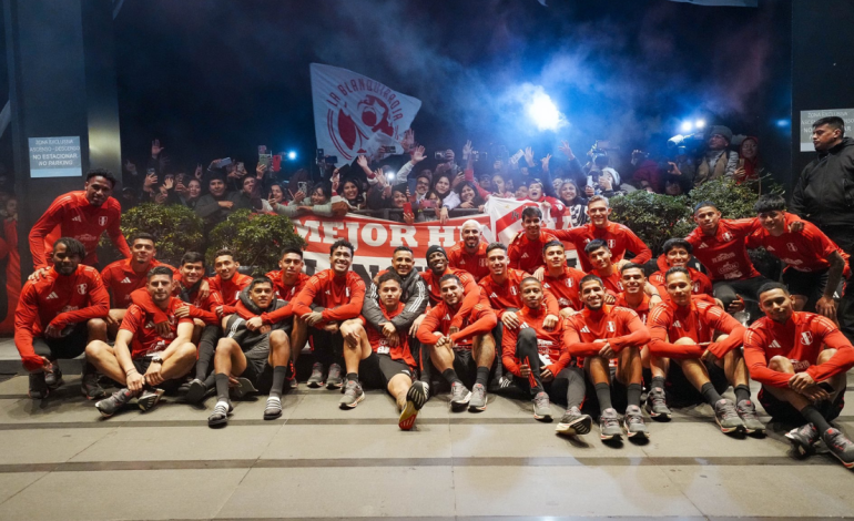 La selección peruana se reunió con los fanáticos antes del partido contra Uruguay
– El diario andino