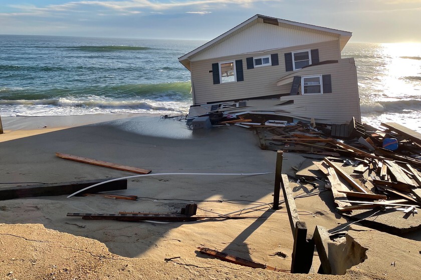 Las casas construidas sobre el mar son parte de la identidad estadounidense. Hasta que el cambio climático empezó a envolverlos

 – El diario andino