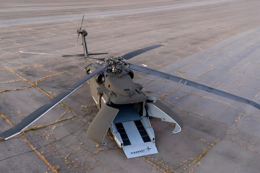 Lockheed Martin ha tenido la idea de hacer del Black Hawk un arma más letal. Quitó la cabina y la hizo autónoma.

 – El diario andino