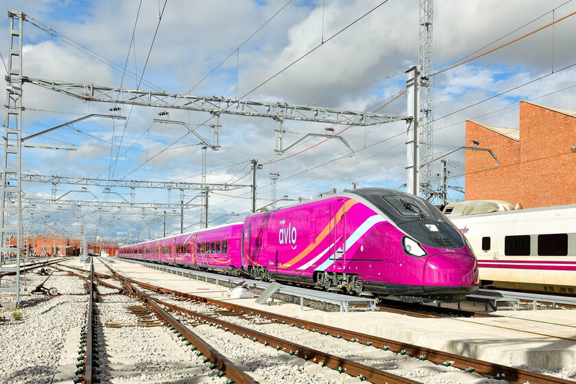 ¿Quién compensará a Renfe por su inversión en los trenes AVRIL que están averiados?

 – El diario andino