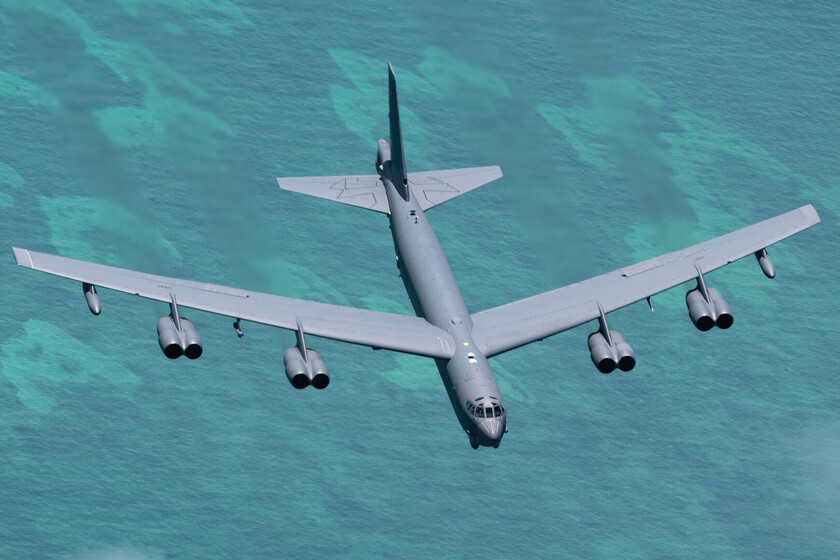 Que la Fuerza Aérea estadounidense vuele sus tres bombarderos B-52 es normal. Que lo haga contra Venezuela no tanto
 – El diario andino