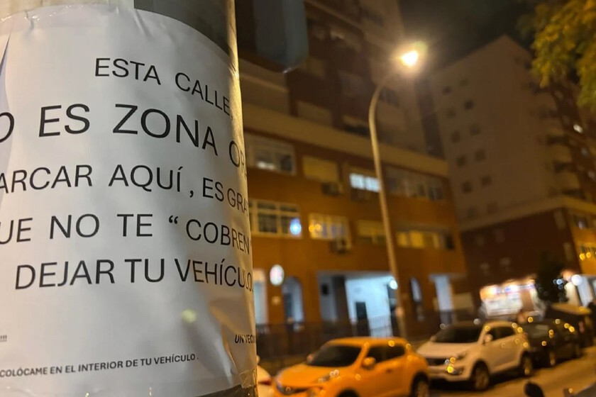 Han empapelado un barrio entero de Huelva contra los gorilas. Los carteles están firmados por «un vecino enfadado»

 – El diario andino