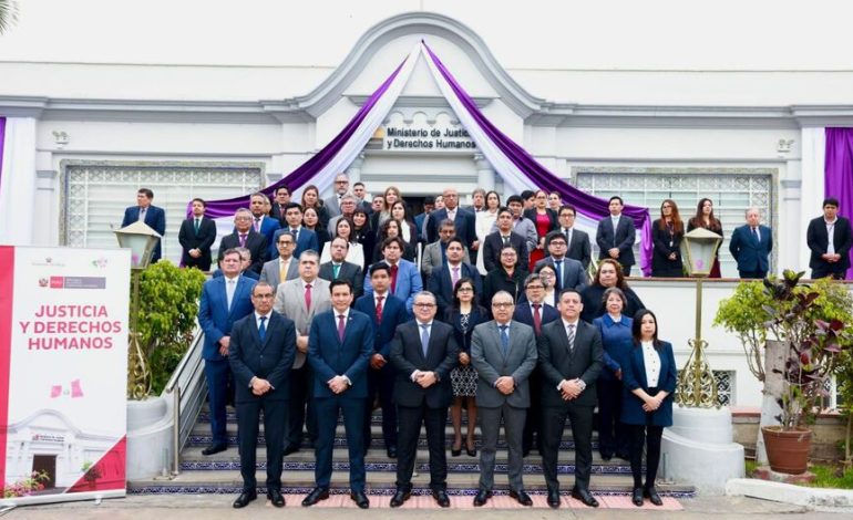 Juan José Santiváñez participa en el festival de gestión a Juan Cavero Solano en el Ministerio de Justicia y el Ministerio de Derechos Humanos | Minjusdh | Lo último | Citación

 – El diario andino