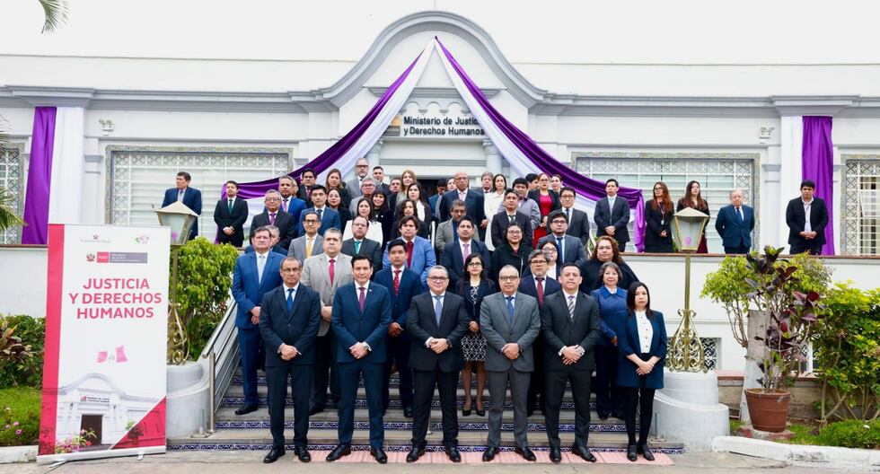 Juan José Santiváñez participa en el festival de gestión a Juan Cavero Solano en el Ministerio de Justicia y el Ministerio de Derechos Humanos | Minjusdh | Lo último | Citación

 – El diario andino
