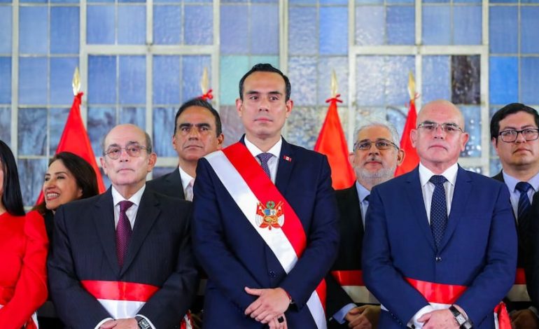 Ernesto Álvarez | Vicente tiburcio | Gabinete | José Jerí es el presidente que más tardó en cambiar de armario en la última década | Dina Boluarte | Trabajo presidencial | Ministerio | Somos Perú | tlcaudio | ecdata
– El diario andino