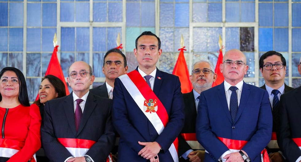 Ernesto Álvarez | Vicente tiburcio | Gabinete | José Jerí es el presidente que más tardó en cambiar de armario en la última década | Dina Boluarte | Trabajo presidencial | Ministerio | Somos Perú | tlcaudio | ecdata

 – El diario andino