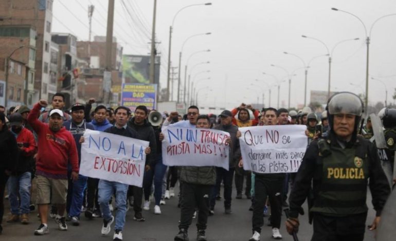 ¿Cómo afecta la inestabilidad política a la economía?
– El diario andino