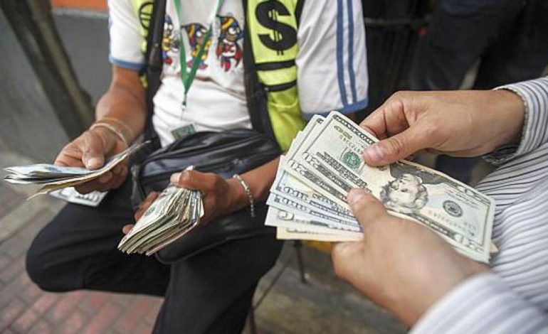 El comercio bajó S / 3.430 el viernes a pesar de la plaza libre
– El diario andino