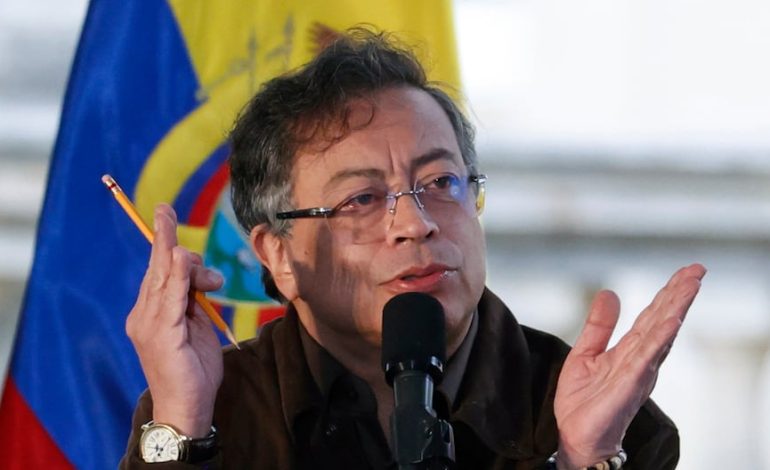 Gustavo Petro destituye al viceministro de Agua y dialoga con ministros en transmisión en vivo | Colombia | Eduardo Libreros | Lo último | MUNDO
– El diario andino