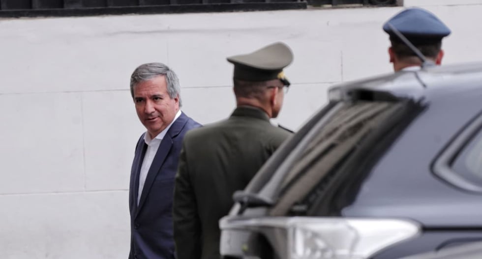 José Jerí recibe en dependencia gubernamental al exministro y altos mandos militares y policiales | Citación

 – El diario andino