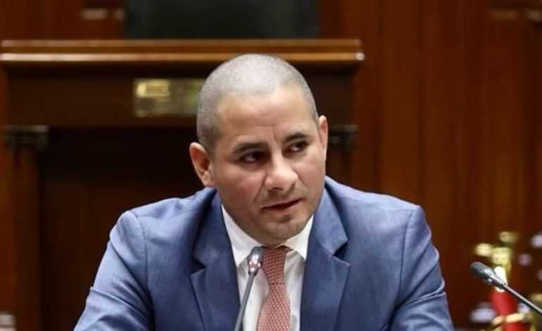 El Comité Constitucional aprueba dictamen para que los juramentos se integren en una sola frase | POLÍTICA
– El diario andino