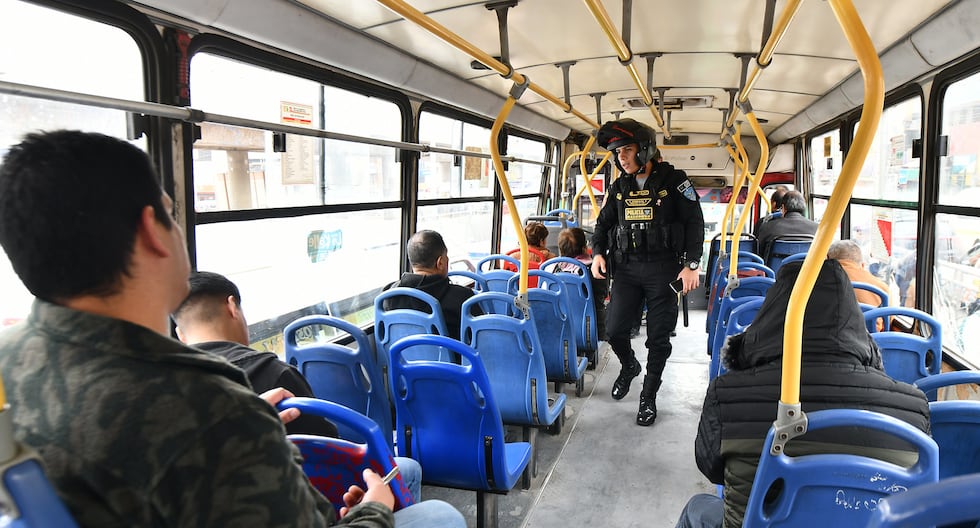 El grupo de policía de élite contra la extorsión por autobuses tendría altos salarios y un control estricto: Lima, Callao y Trujillo serían las primeras ciudades | Tlcnota | CAL

 – El diario andino