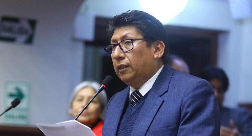 Waldemar Cerrón presenta proyecto de ley para cancelar financiamiento de supervisión paralela | montaje | Perú libre | lo último | POLÍTICA

 – El diario andino