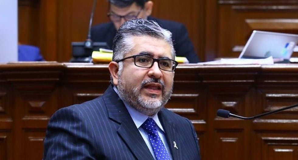 El ministro de Cultura niega que vaya a dimitir antes de que el parlamento discuta una propuesta de censura en su contra | Fabricio Valencia | Último | Citación

 – El diario andino