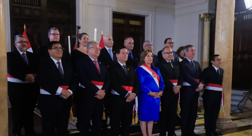Gobierno de José Jeri oficializa la renuncia de todo el ministro de Eduardo Arana | Lo último | Citación

 – El diario andino