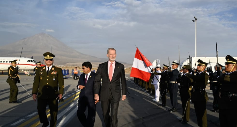 Rey de España, Felipe VI, llegó a Arequipa para inaugurar el Congreso de la Lengua Española | Lo último | PERÚ

 – El diario andino