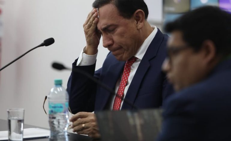 Martín Vizcarra: Subcomisión de Juicio Constitucional aprueba informe que lo acusa de omitir información sobre los vínculos de su empresa con Odebrecht | montaje | lo último | POLÍTICA
– El diario andino