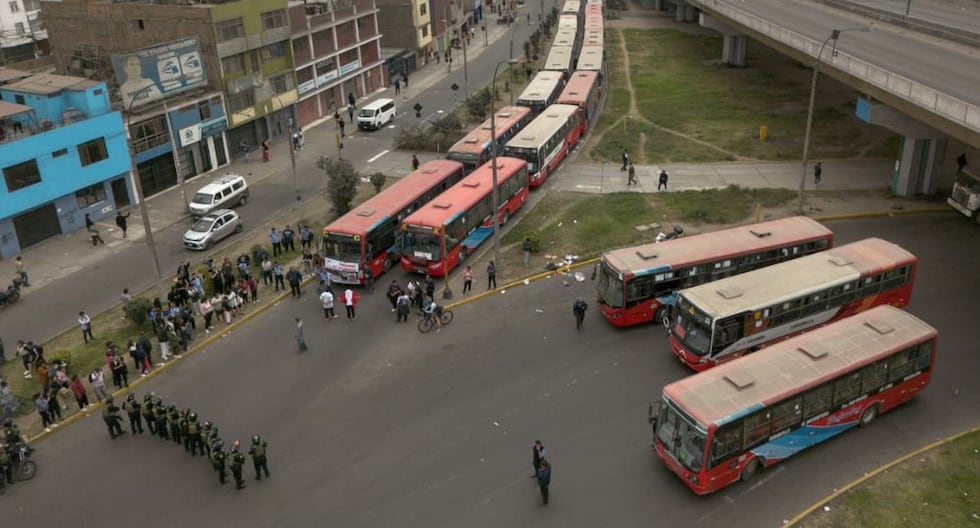 El día que la ciudad paró: lo que no se vio del desempleo de los transportistas de TLCNota | CAL

 – El diario andino