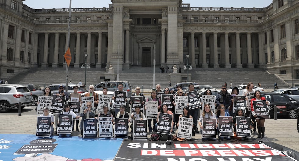 Día del periodista: ANP realiza plantas al aire libre en el Palacio de la Justicia | Fotos | Libertad de prensa | Último | Citación

 – El diario andino