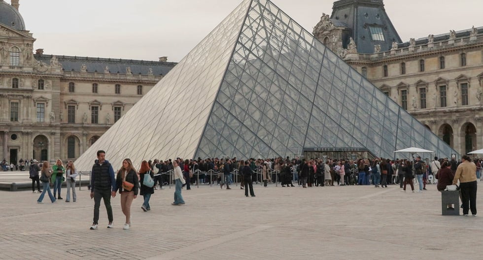 Detenidos cinco nuevos sospechosos por robo de joyas en el Museo del Louvre | MUNDO
 – El diario andino