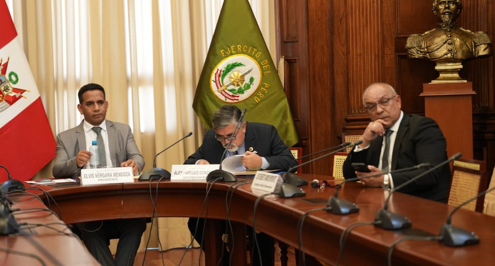 Comité de Ética propone reconocer denuncia contra parlamentarios que objetaron a Dina Boluarte 28 de julio | Congreso | Lo último | Citación

 – El diario andino