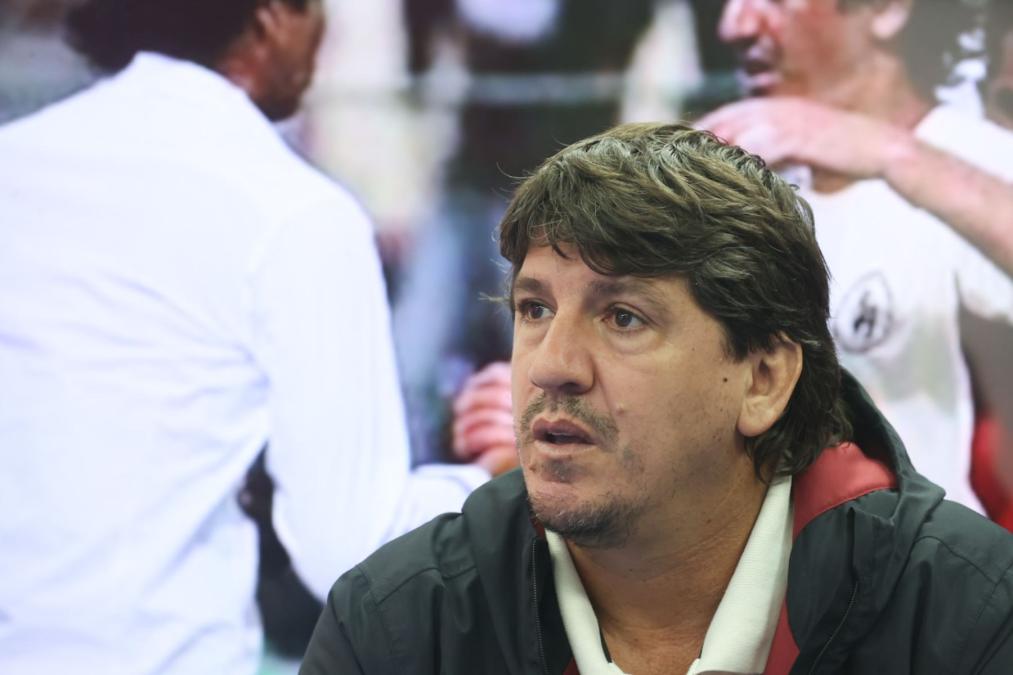 Jean Ferrari desmiente el fichaje de Gustavo Álvarez en la FPF

 – El diario andino