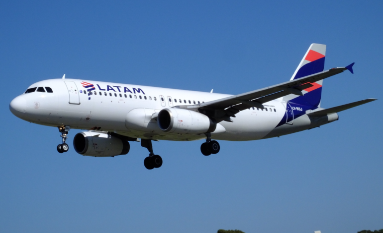 Latham suspende ruta Lima – Orlando por cobro de tasas aeroportuarias
– El diario andino