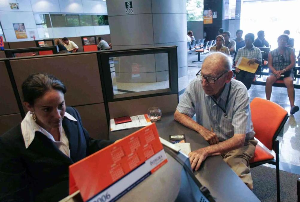 El Congreso quiere destruir el ahorro de pensiones y la retracción total de la AFP

 – El diario andino