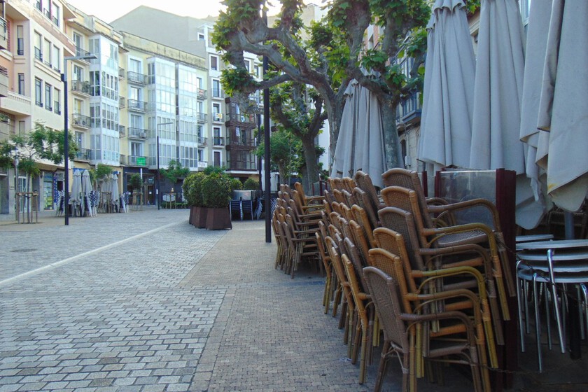 Las terrazas de los bares llevan años colonizando las plazas de España. Logroño está demostrando lo difícil que es cambiarlo

 – El diario andino