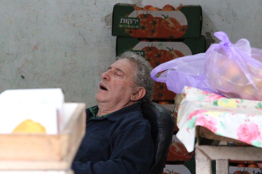 Hace años descubrimos que los sueños de nuestros antepasados ​​no eran como los nuestros. En la actualidad hay miles de personas que intentan introducir el sueño bifásico en sus vidas.

 – El diario andino