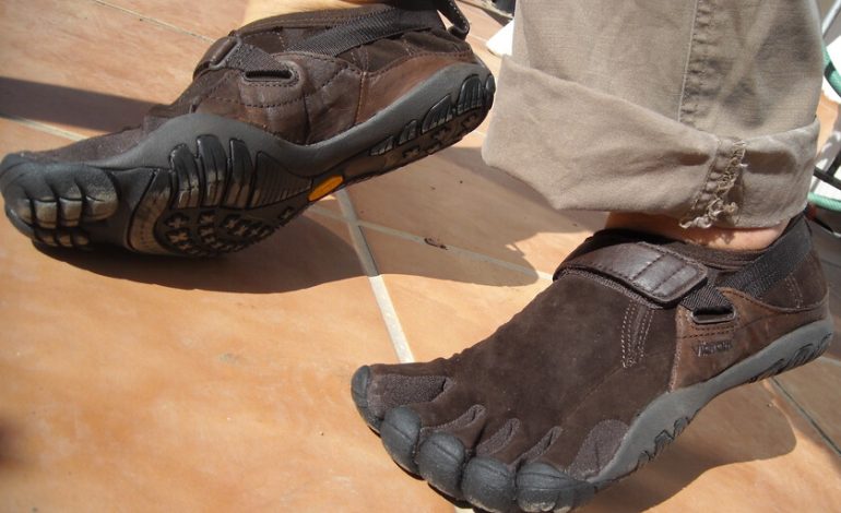 Una estética conflictiva conquista los pies de miles de españoles: el calzado «descalzo»

 – El diario andino