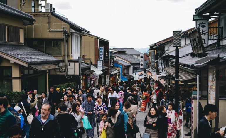 cobran el triple para salir del pais

 – El diario andino