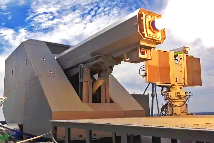 Llevamos años hablando de cañones de riel sin ver su daño real. Japón acaba de mostrar una imagen que lo dice todo

 – El diario andino