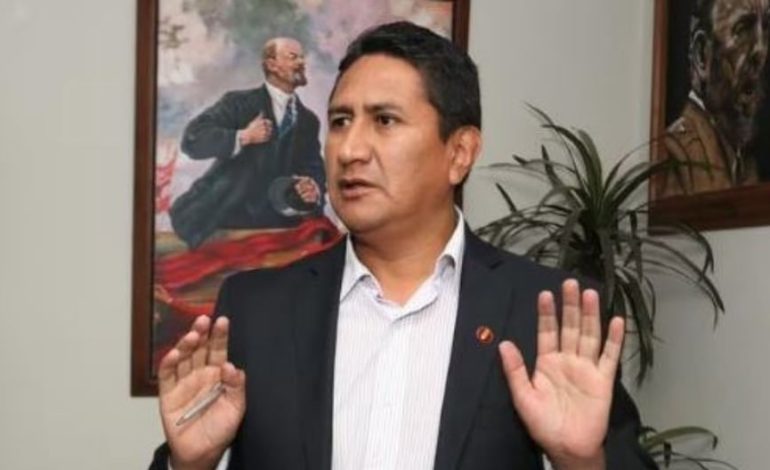 Vladimir Cerrón anuncia su precandidatura a la presidencia de Perú Libre | ELECCIONES
– El diario andino