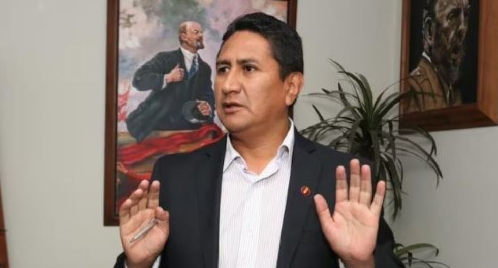 Vladimir Cerrón anuncia su precandidatura a la presidencia de Perú Libre | ELECCIONES

 – El diario andino