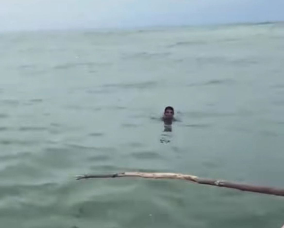 Tumbes: pescador es rescatado luego de ser arrastrado por una ola en Puerto Pizarro – El diario andino