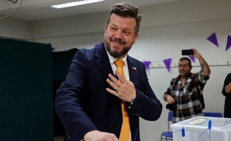 Elecciones Chile 2025: Johannes Kaiser vota y dice que apoyará a cualquiera excepto a Jeannette Jara si no pasa a segunda vuelta | José Antonio Kast | Evelyn Matthei | Lo último | MUNDO

 – El diario andino