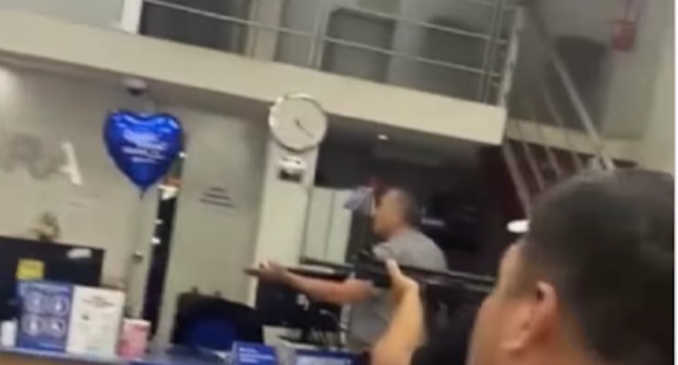 Lambayeque: ladrón se habría disparado para evitar ser capturado por la Policía | Caja Piura | último | PERÚ

 – El diario andino