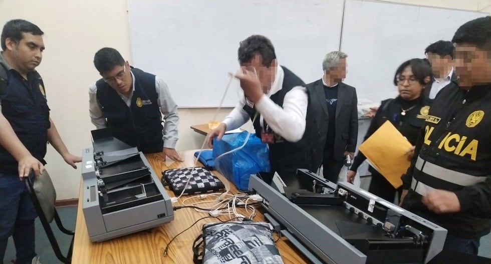 Allanan la Universidad San Cristóbal de Huamanga por presuntas irregularidades en el examen de admisión | PERÚ

 – El diario andino